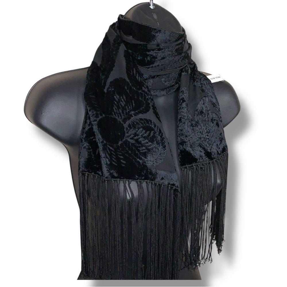 Y2K Era Whimsigoth Black Velvet Floral Scarf Jones New York Goth Fringe Boho